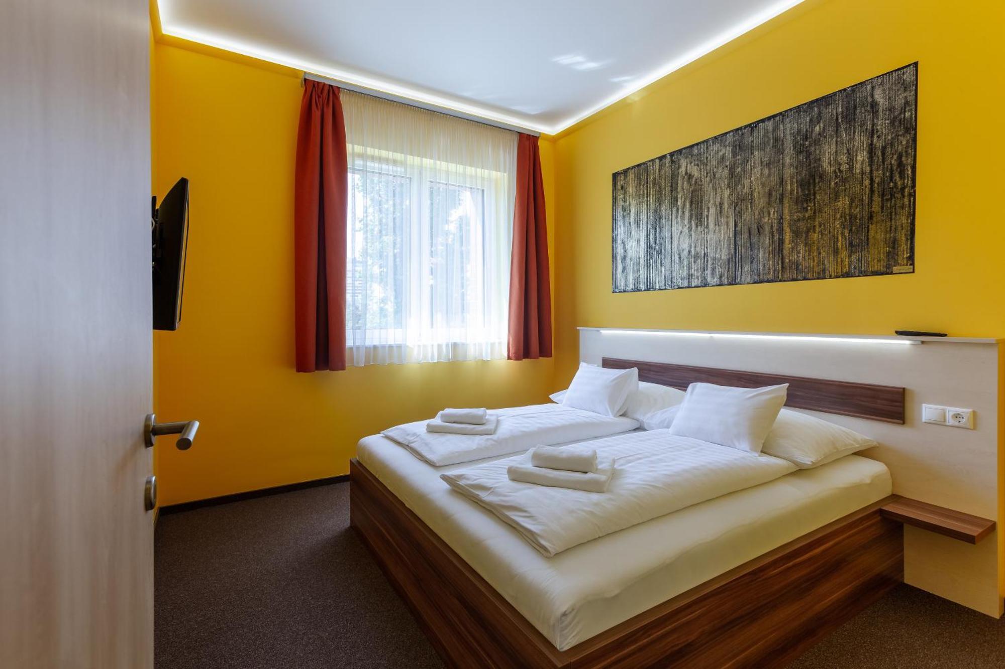 Hostel Mayer Superior Veszprém Exterior foto